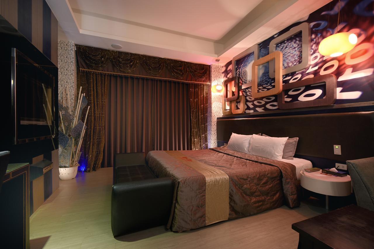 Sun Garden Motel Kaohsiung Luaran gambar