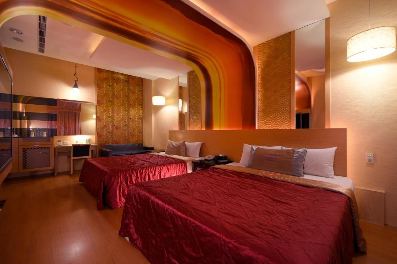 Sun Garden Motel Kaohsiung Luaran gambar